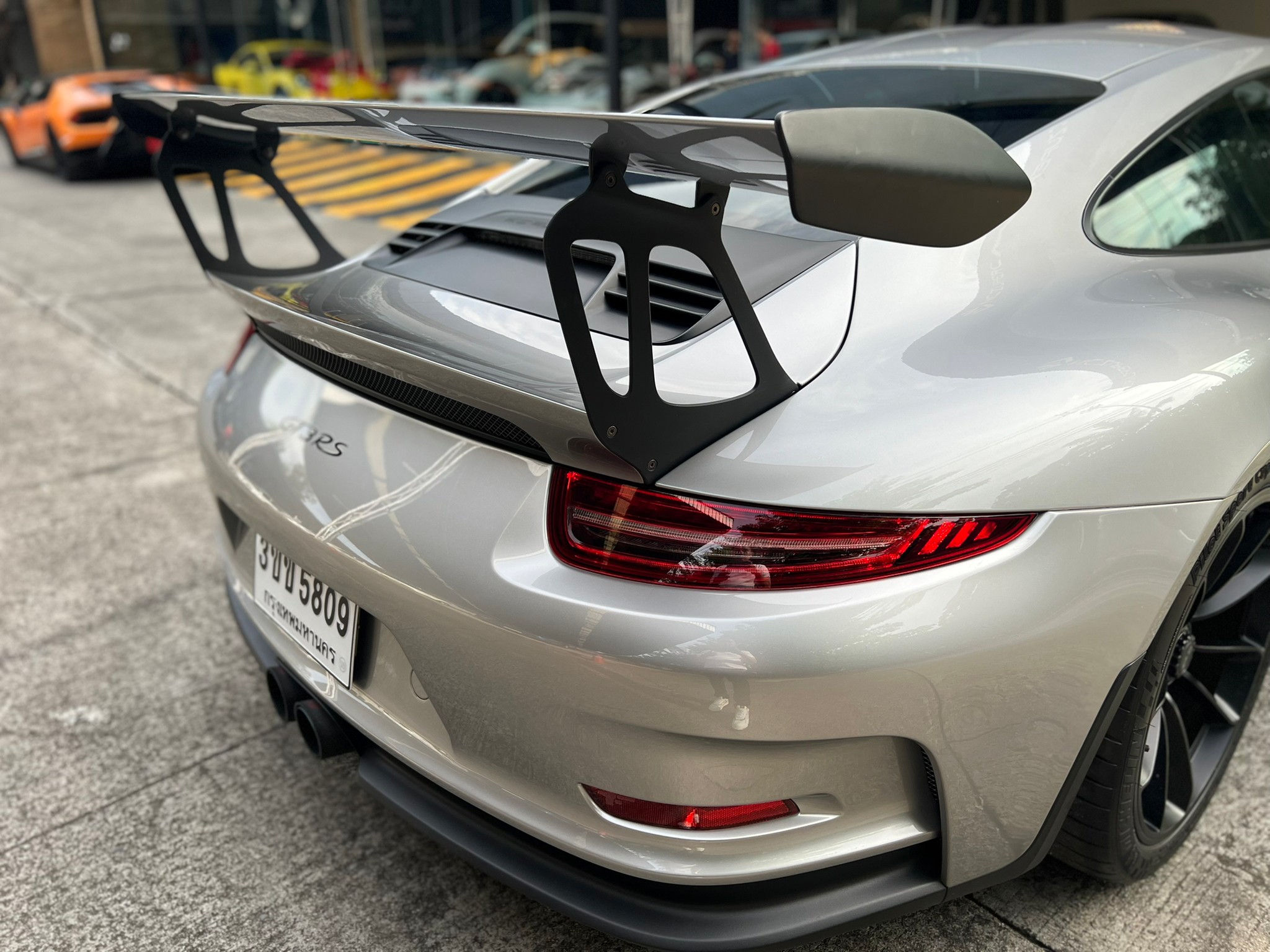 2016 Porsche 991.1 GT3 RS สีเทา (รูปที่ 2)