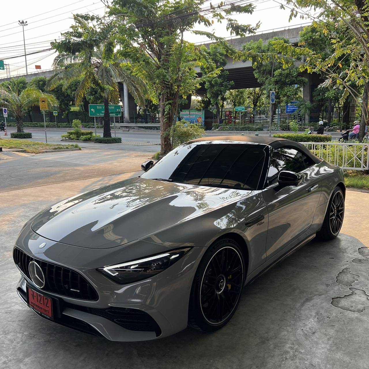 2023 Mercedes-Benz SL43 AMG night package สีเทา (รูปที่ 7)