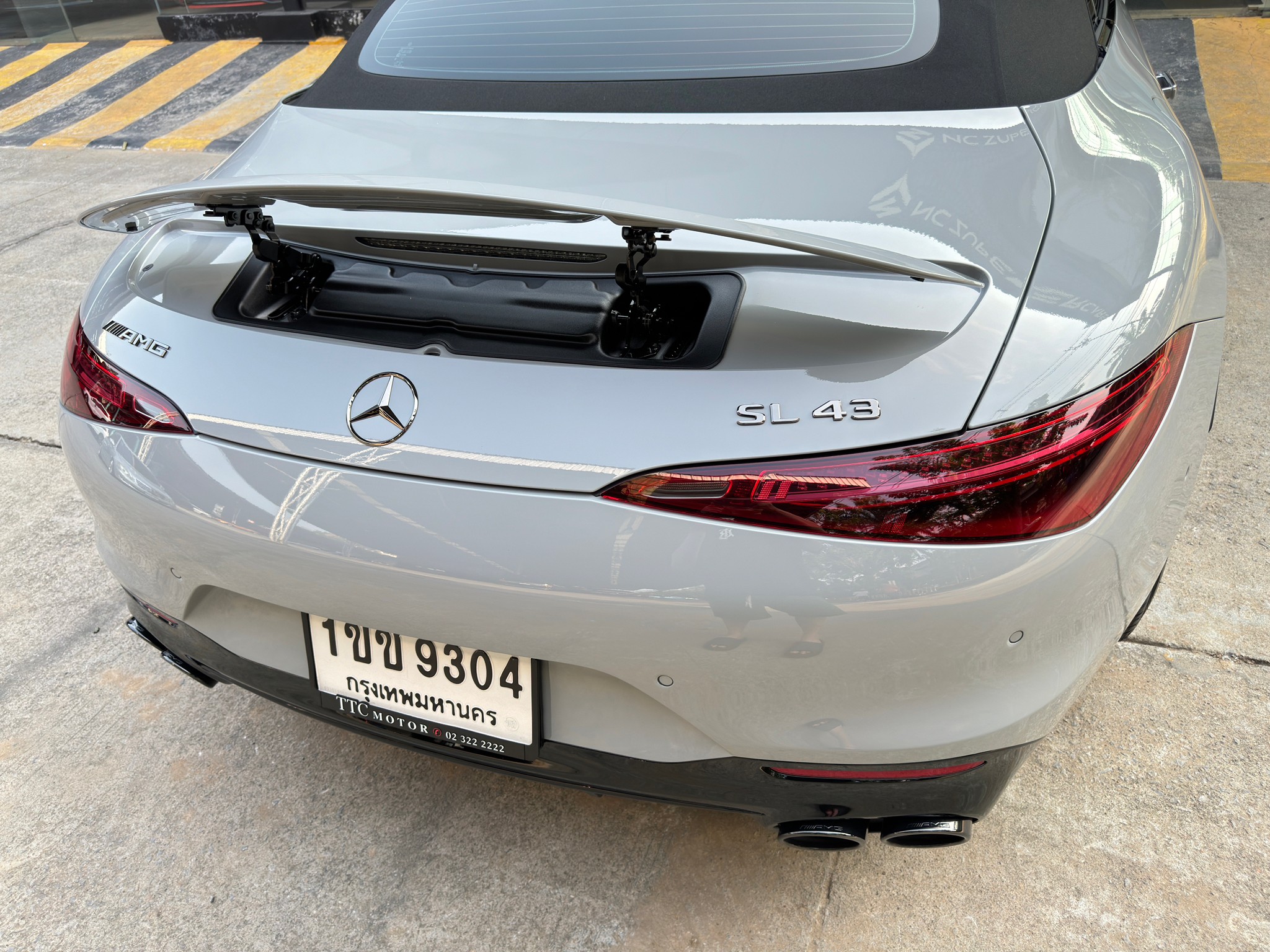 2023 Mercedes-Benz SL43 AMG night package สีเทา (รูปที่ 2)