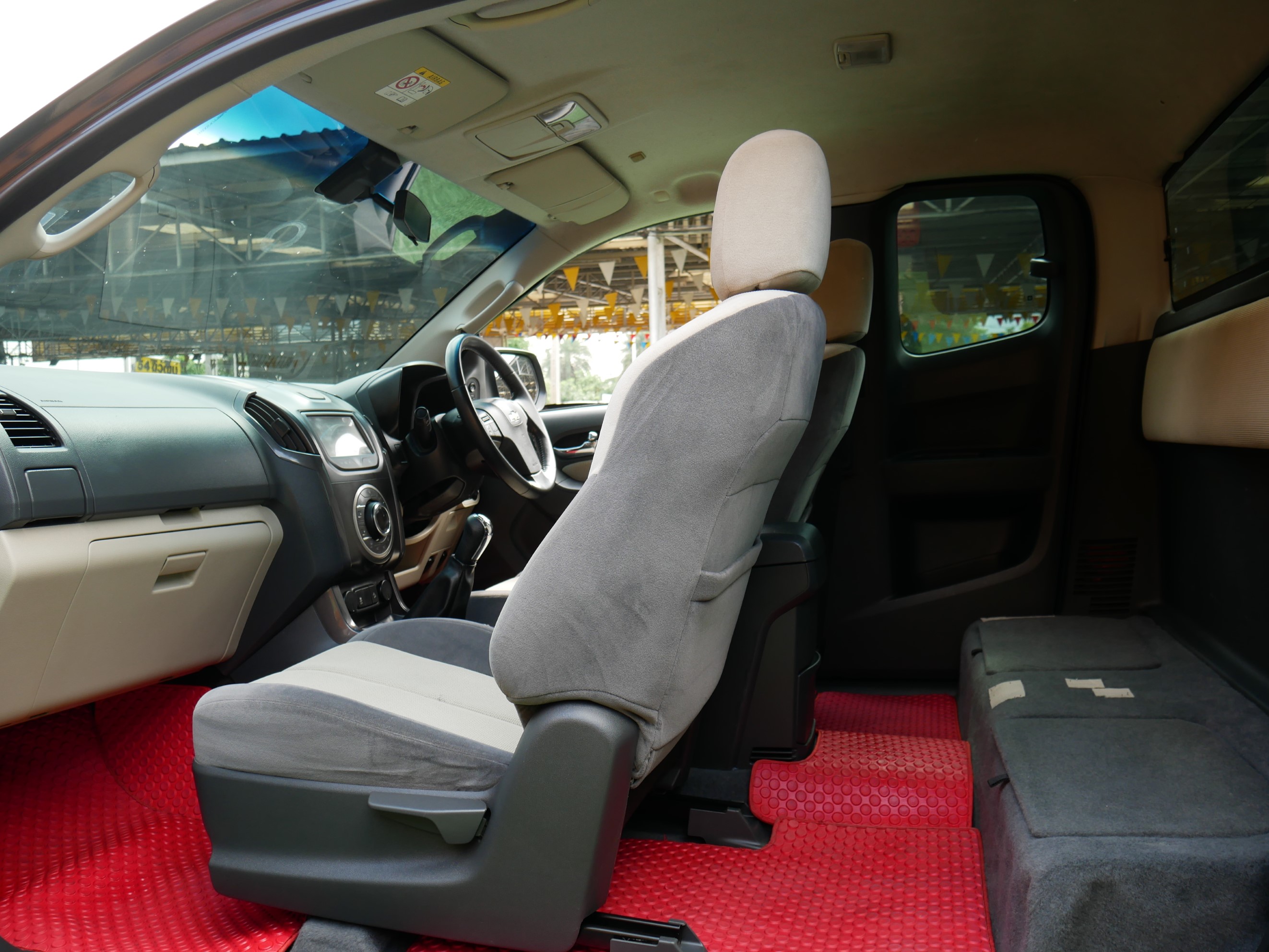 Chevrolet Colorado Gen2 โฉมแคป ปี 2015 สีดำ (รูปที่ 7)
