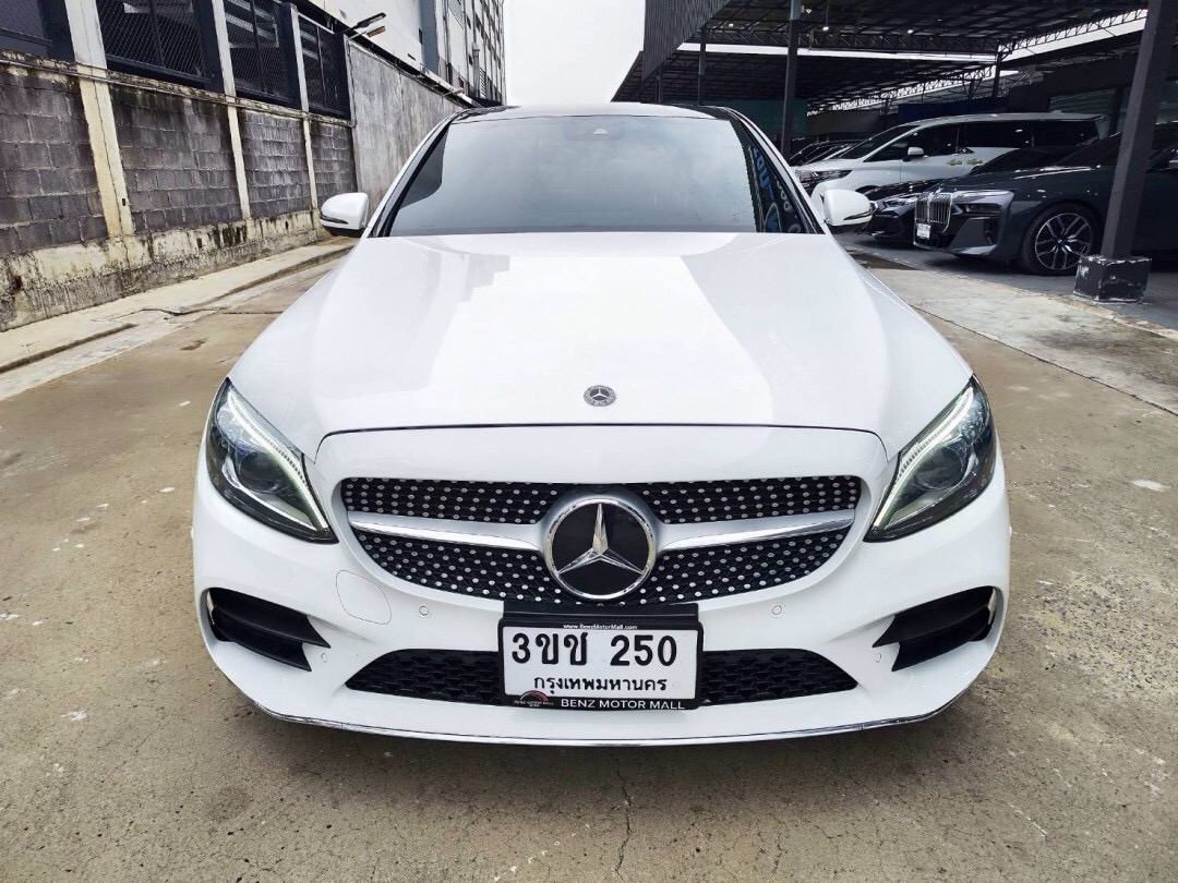 2021 Mercedes-Benz C-Class C 220 d สีขาว (รูปที่ 2)