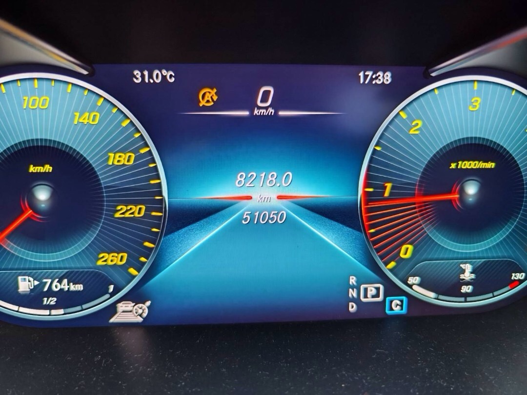 2021 Mercedes-Benz C-Class C 220 d สีขาว (รูปที่ 10)