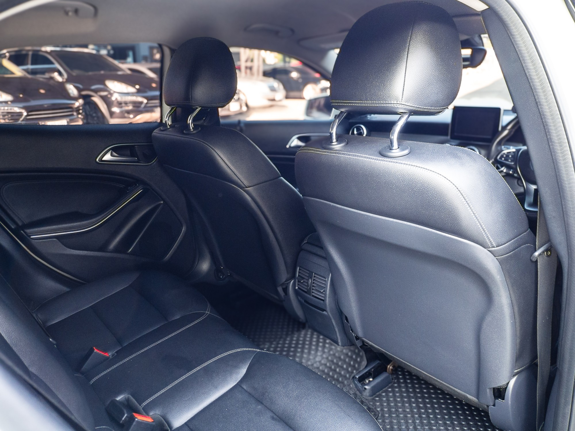 BENZ GLA 200 (รูปที่ 18)