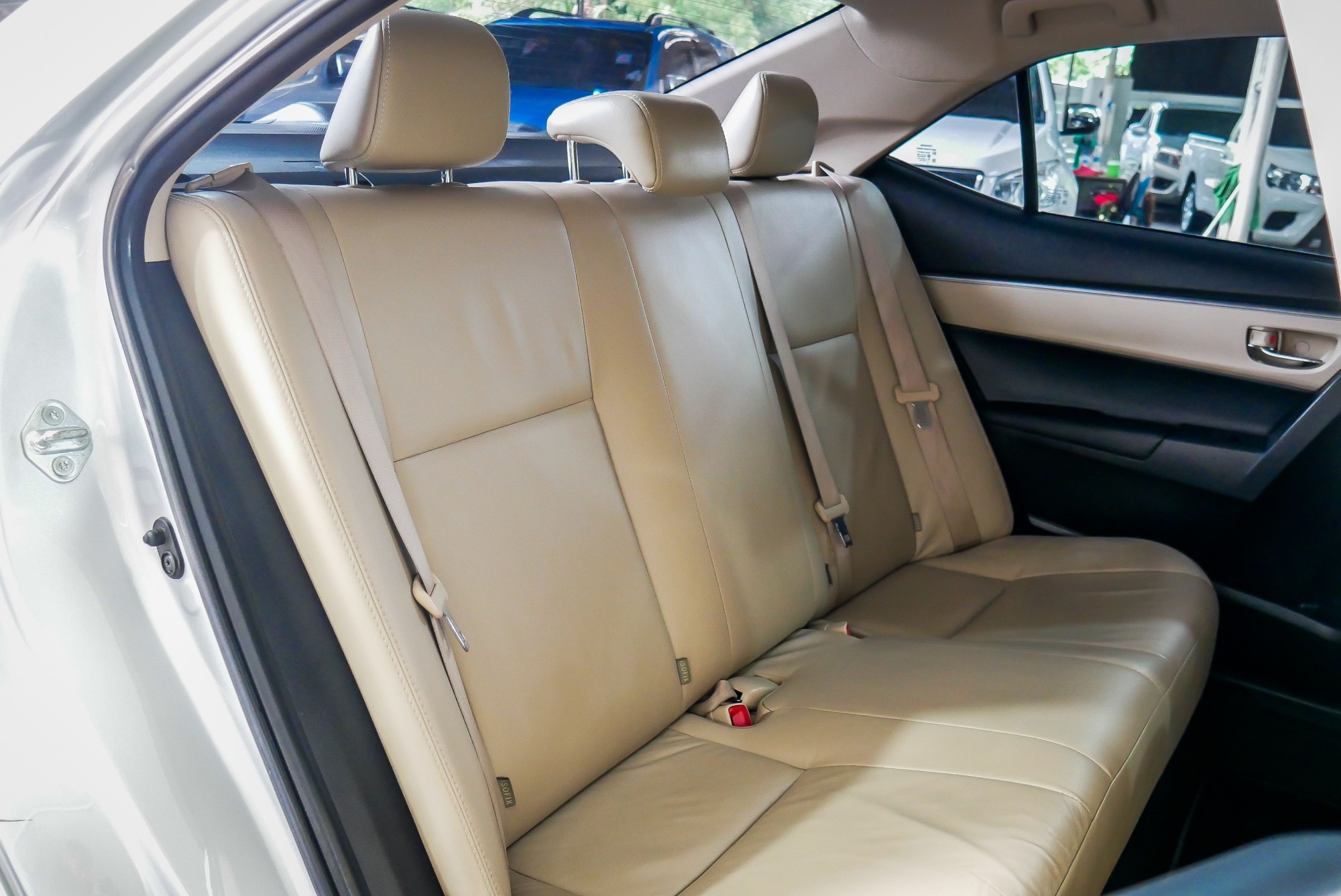 TOYOTA ALTIS 1.6 G AT สีเงิน ปี2014 (รูปที่ 13)