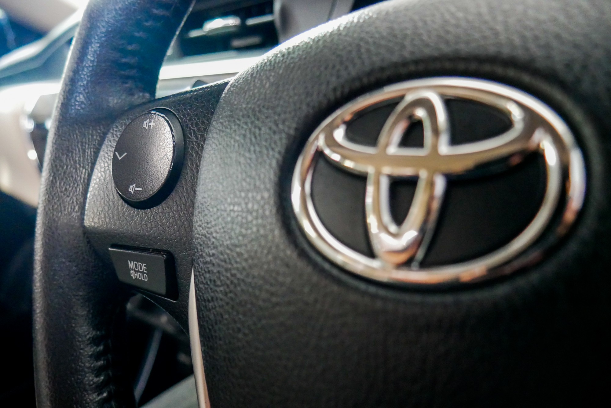TOYOTA ALTIS 1.6 G AT สีเงิน ปี2014 (รูปที่ 10)