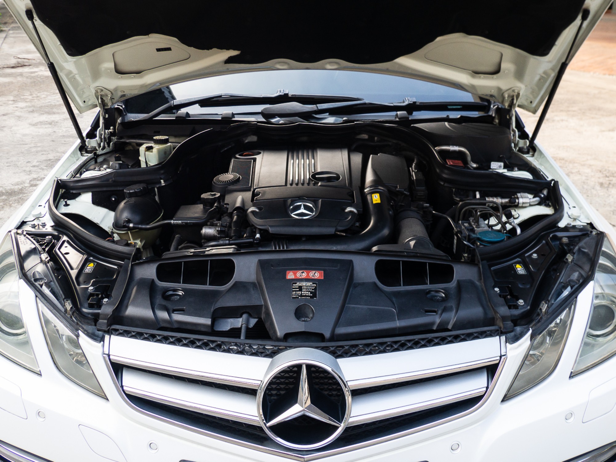 BENZ E200 COUPE (รูปที่ 4)