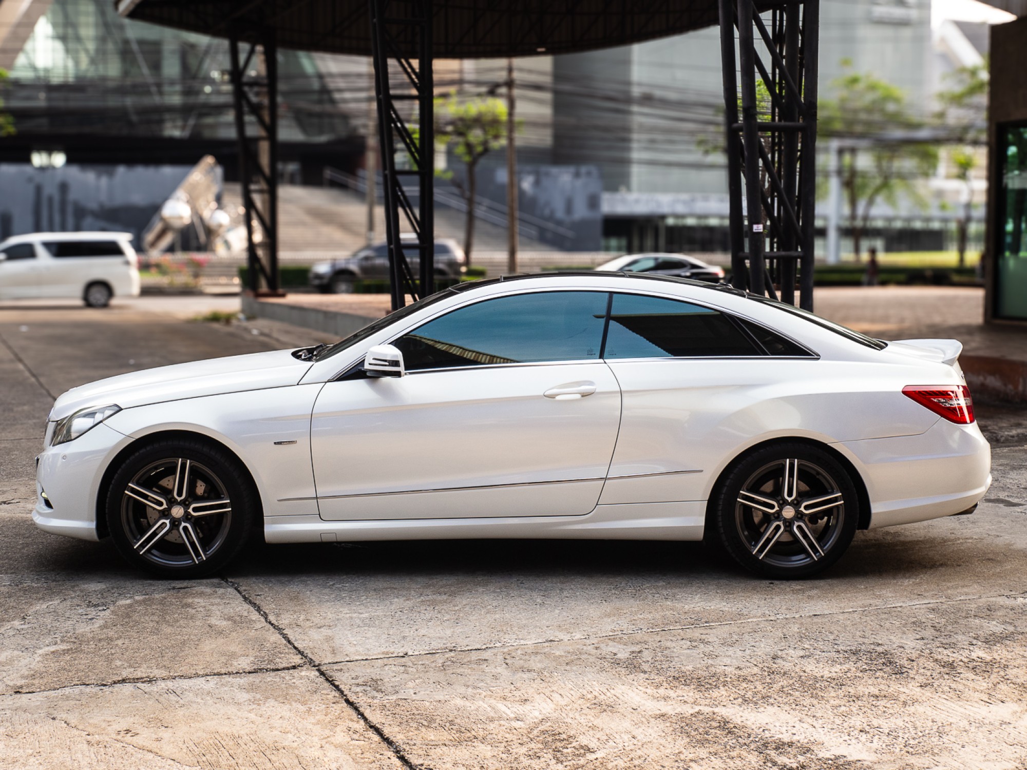BENZ E200 COUPE (รูปที่ 8)
