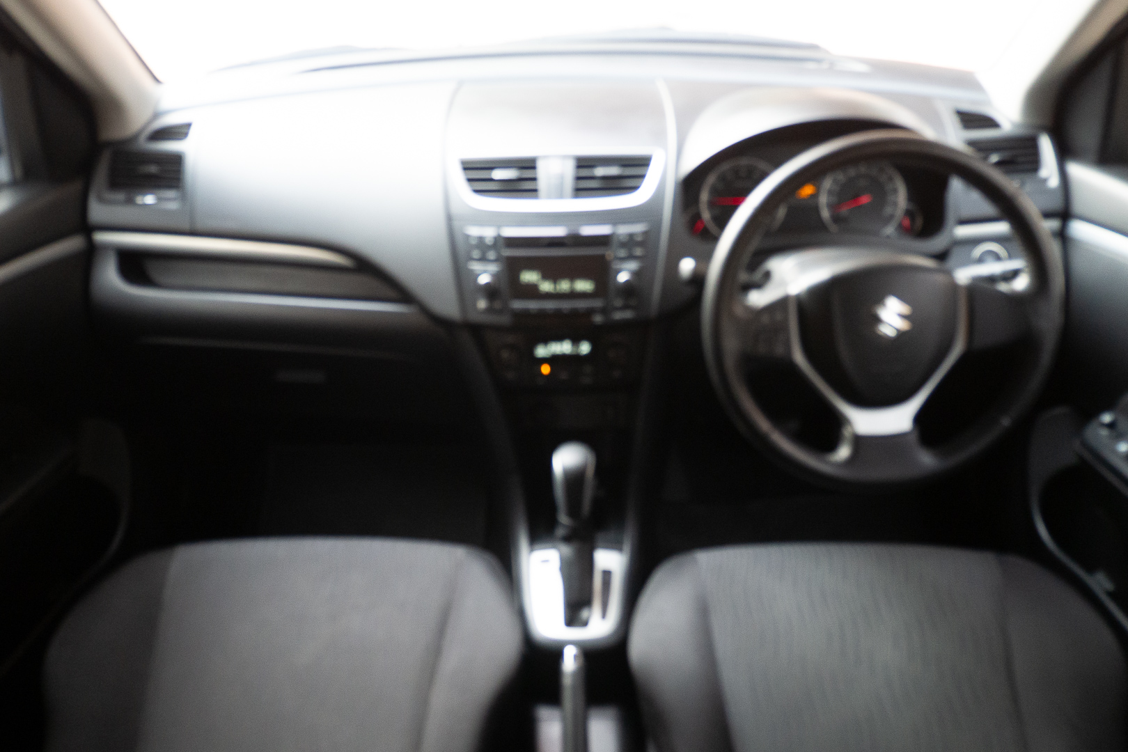 SUZUKI SWIFT 1.5GLX (รูปที่ 26)