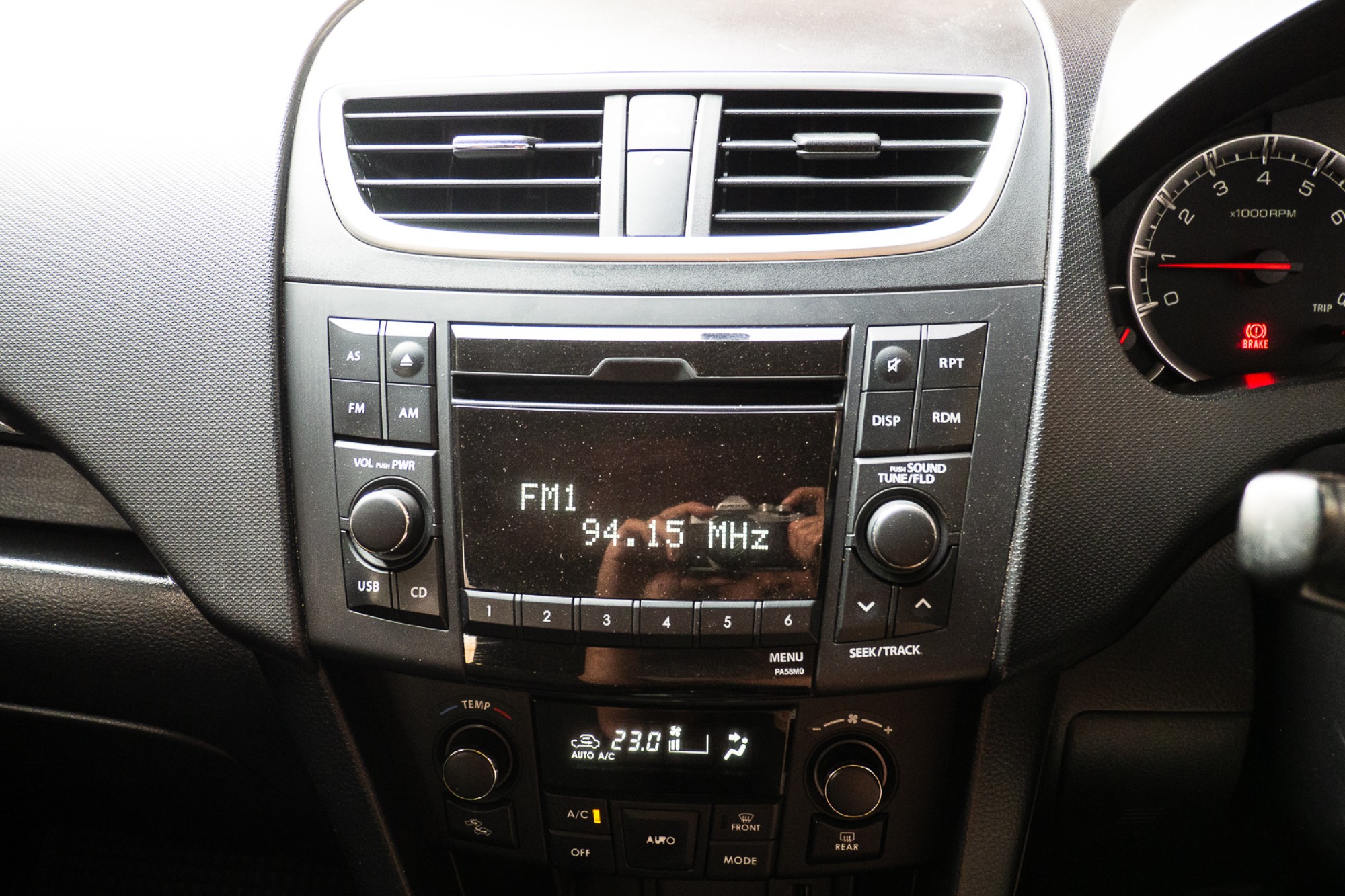 SUZUKI SWIFT 1.5GLX (รูปที่ 20)
