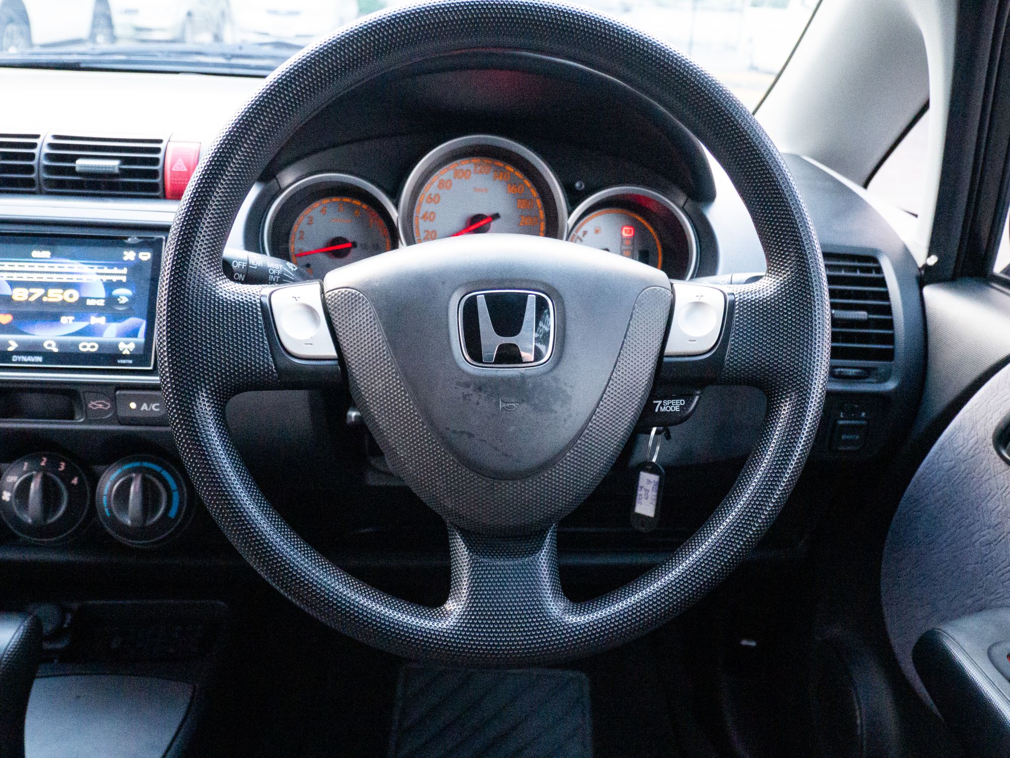Honda Jazz 1.5V (รูปที่ 23)