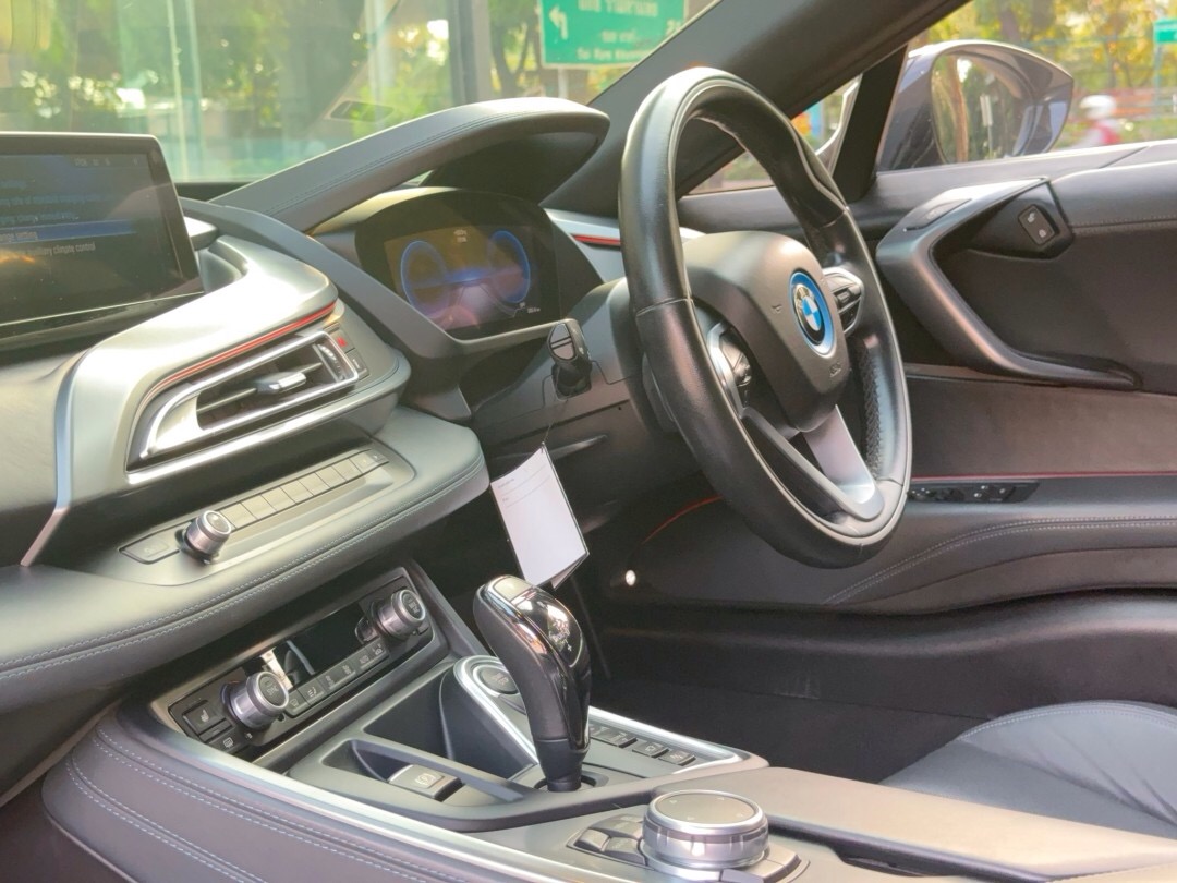 2015 BMW i8 สีเทา (รูปที่ 5)