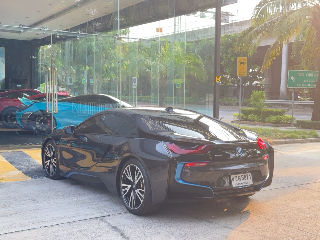 2015 BMW i8 สีเทา (รูปที่ 8)