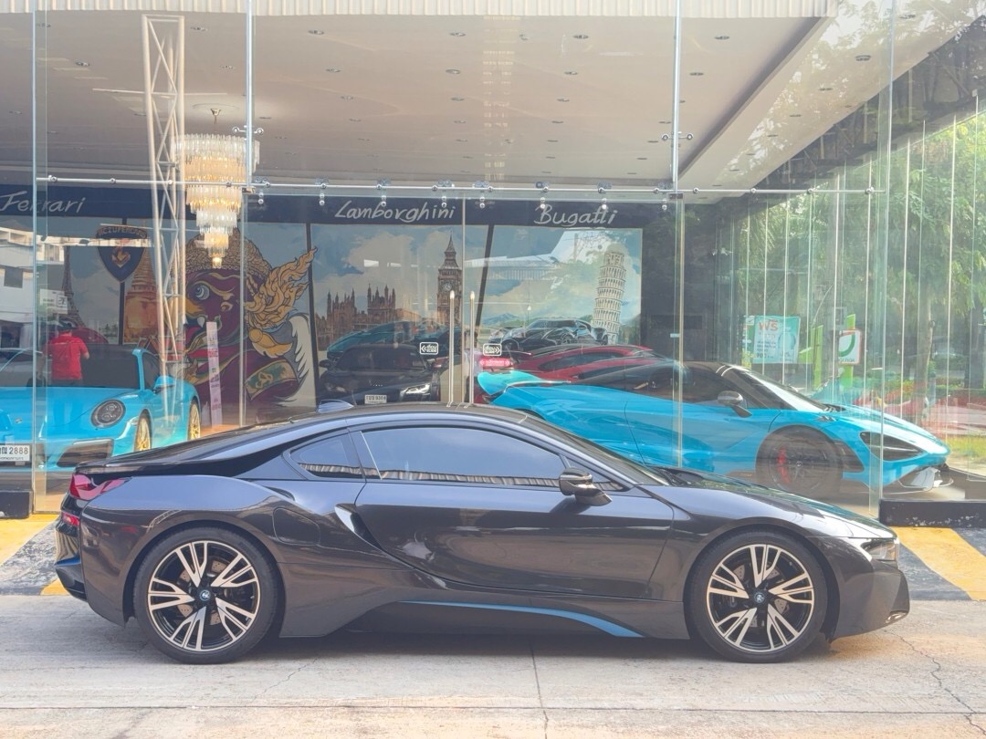 2015 BMW i8 สีเทา (รูปที่ 4)