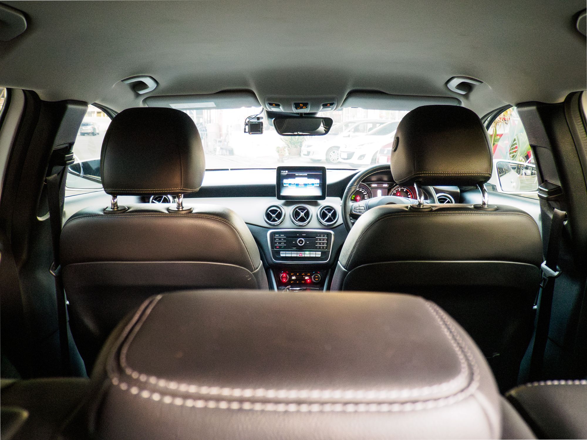 MERCEDES BENZ GLA200 (รูปที่ 16)