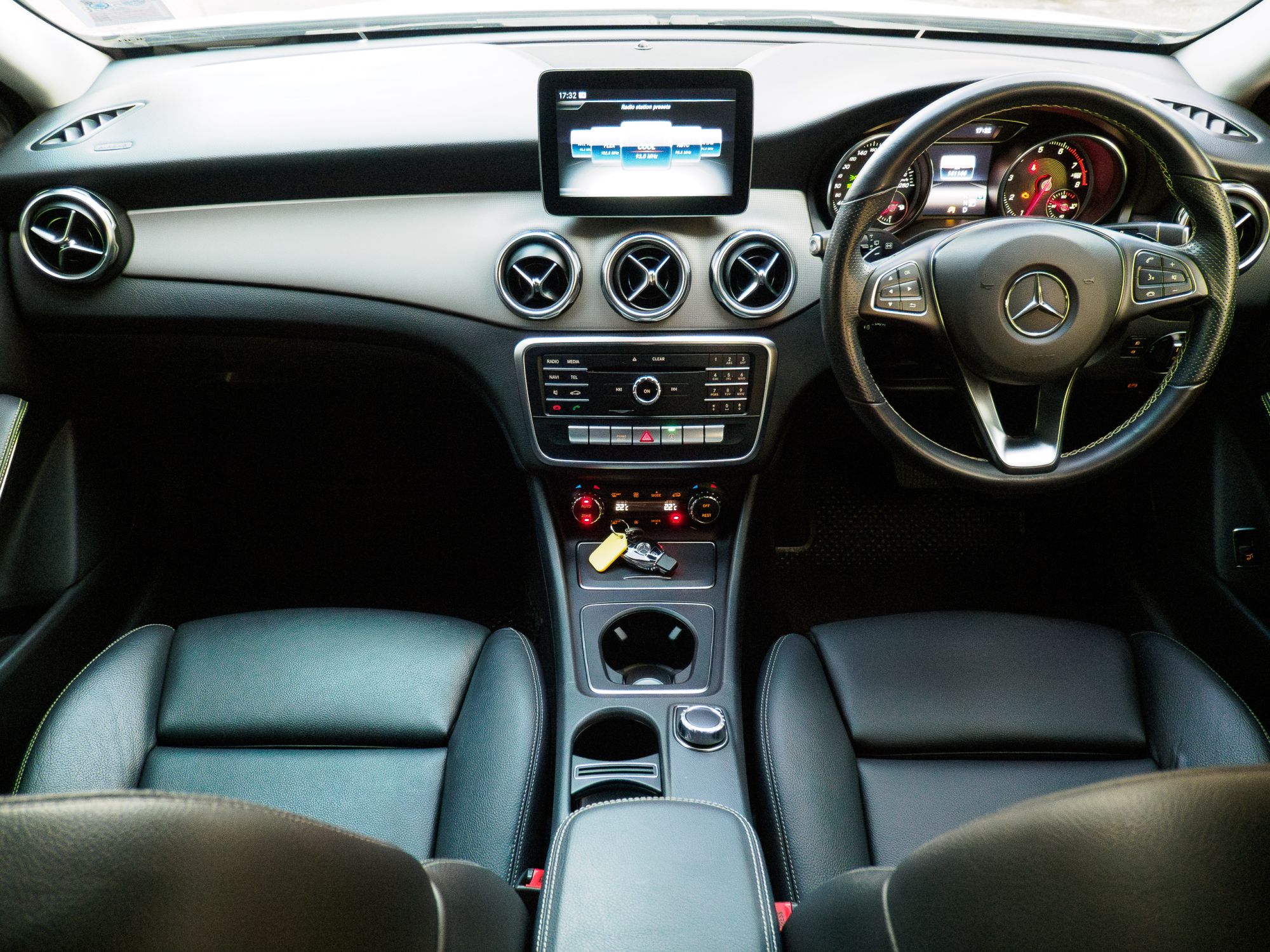 MERCEDES BENZ GLA200 (รูปที่ 27)