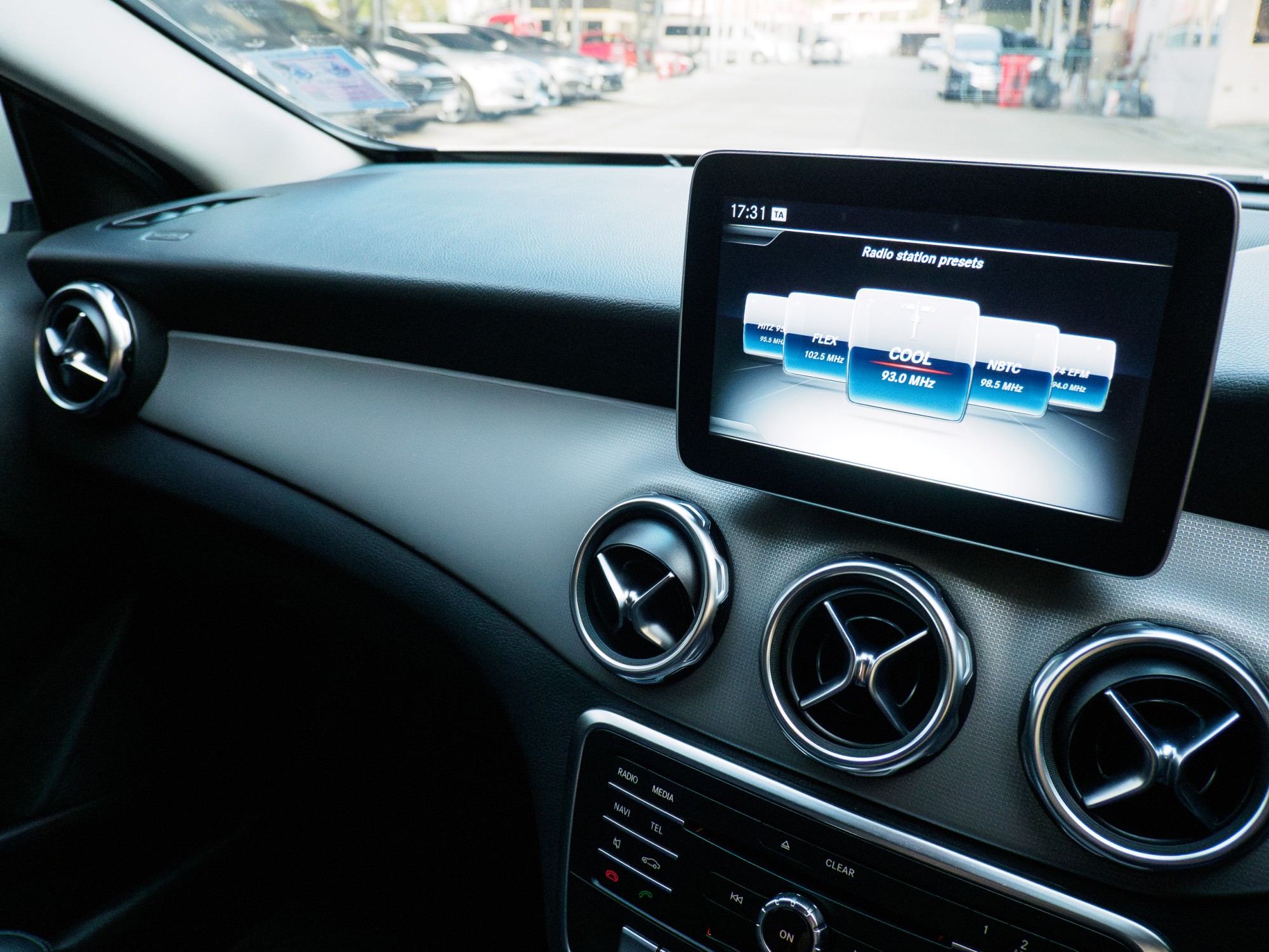MERCEDES BENZ GLA200 (รูปที่ 23)