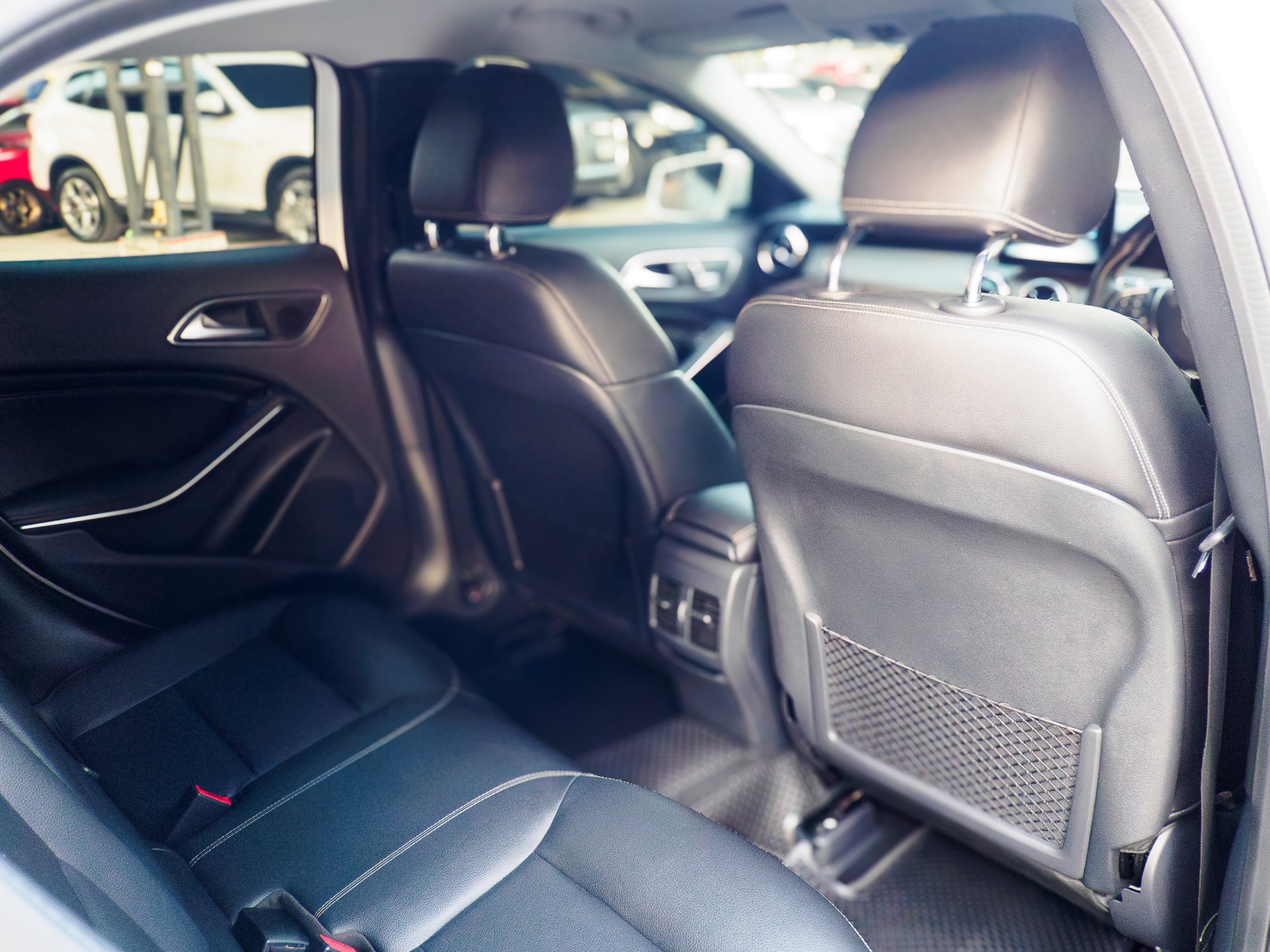 MERCEDES BENZ GLA200 (รูปที่ 25)