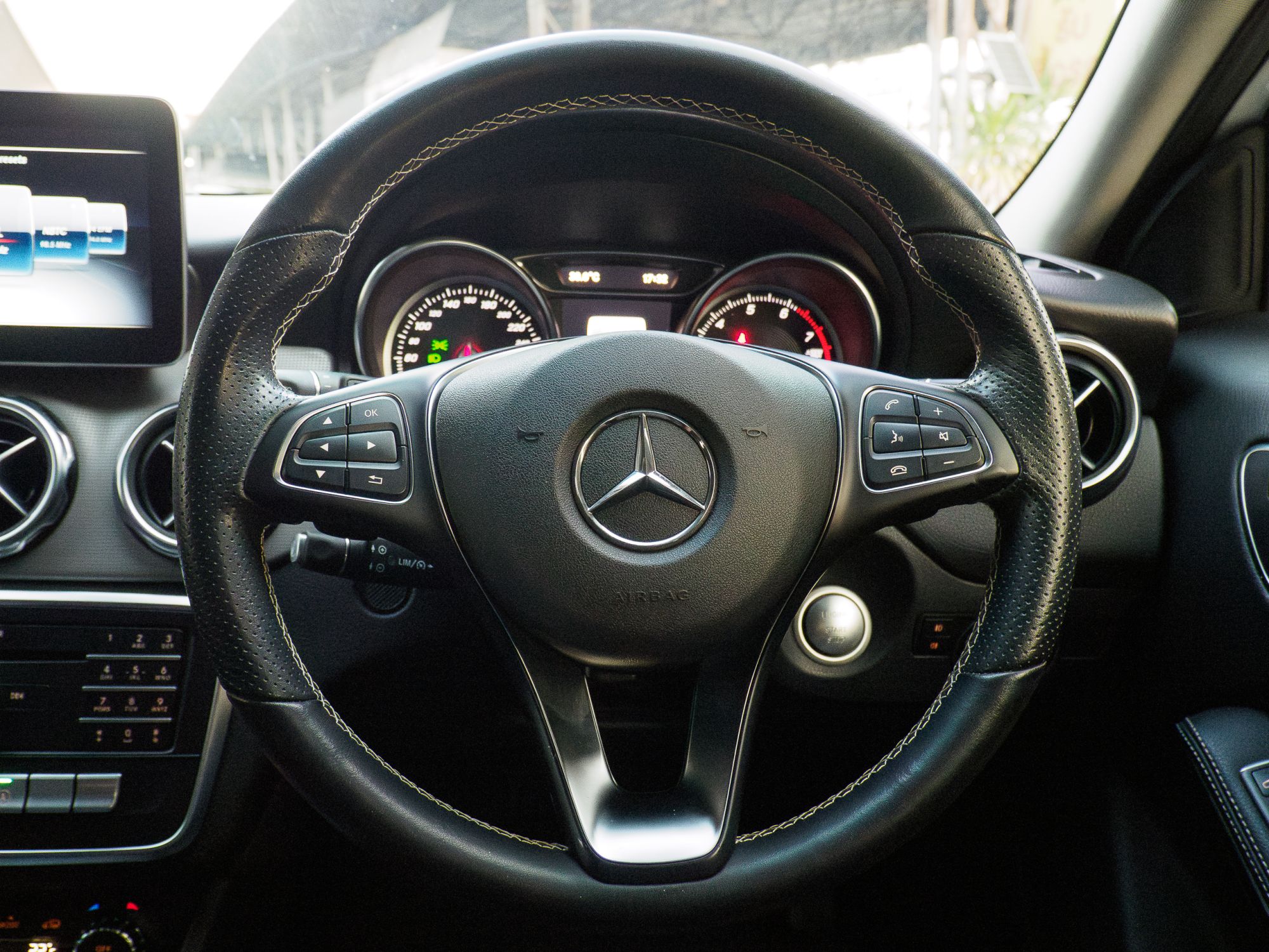 MERCEDES BENZ GLA200 (รูปที่ 26)