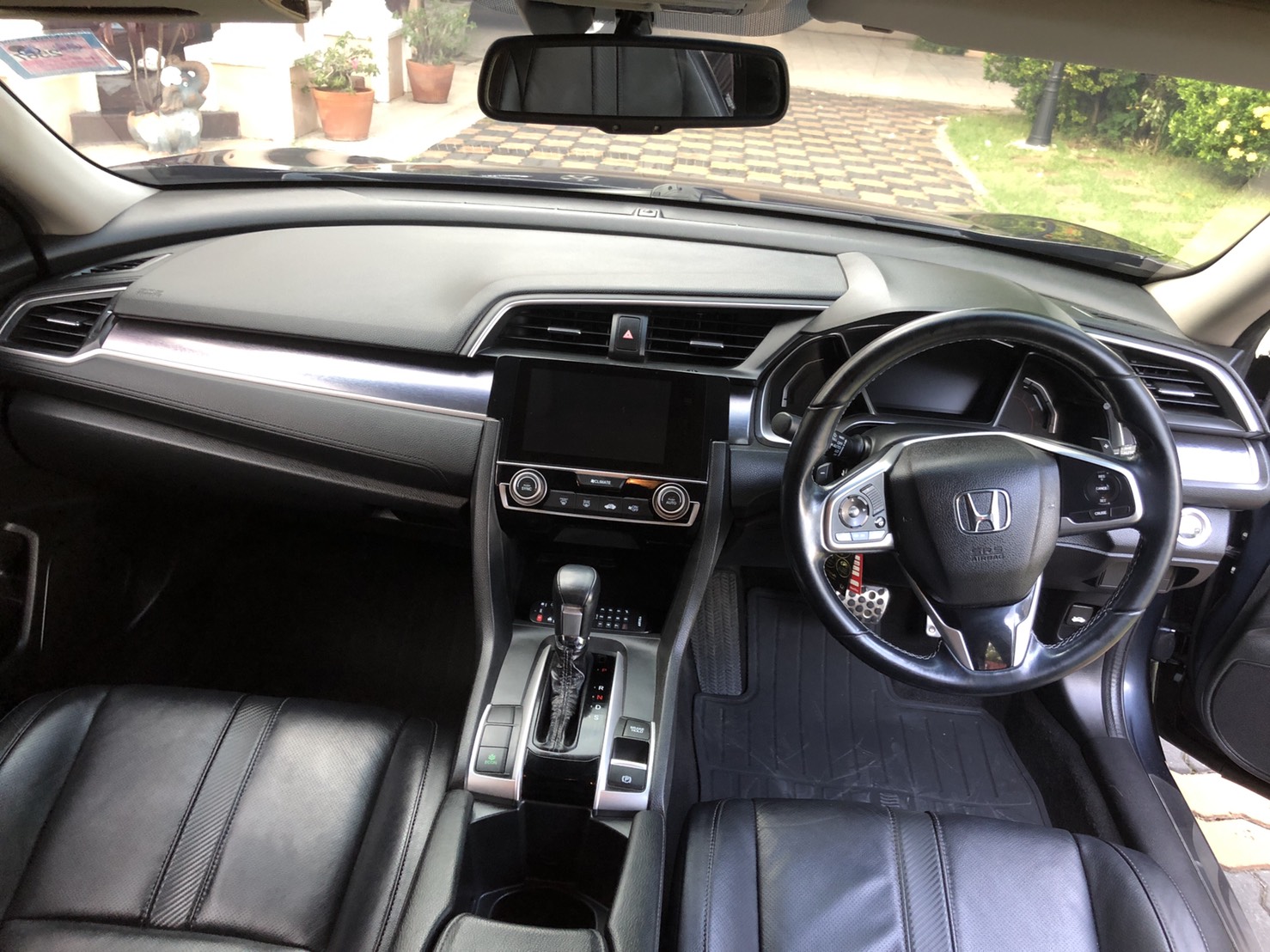 2016 HONDA CIVIC 1.5 TURBO auto ไมล์ 90,000 กม. ฟรีดาวน์ (รูปที่ 17)
