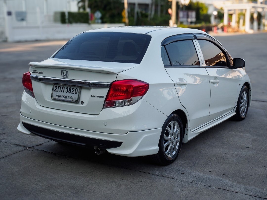 2013 Honda Brio Amaze สีขาว (รูปที่ 18)