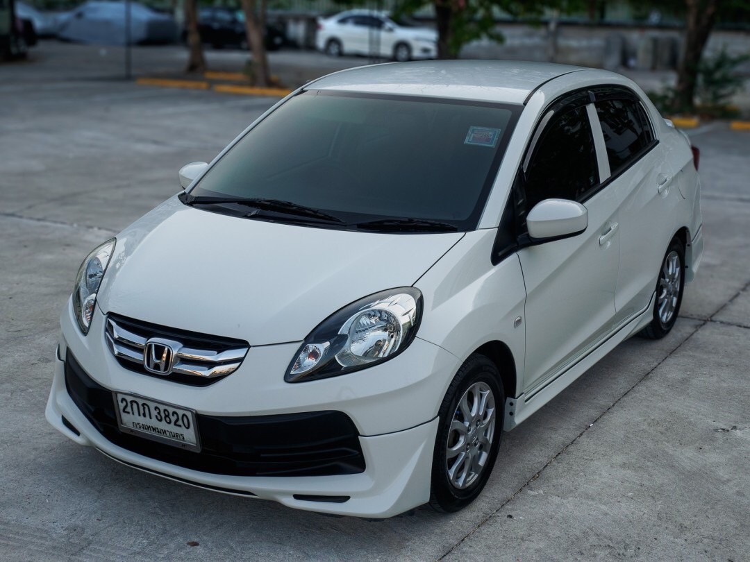 2013 Honda Brio Amaze สีขาว (รูปที่ 19)