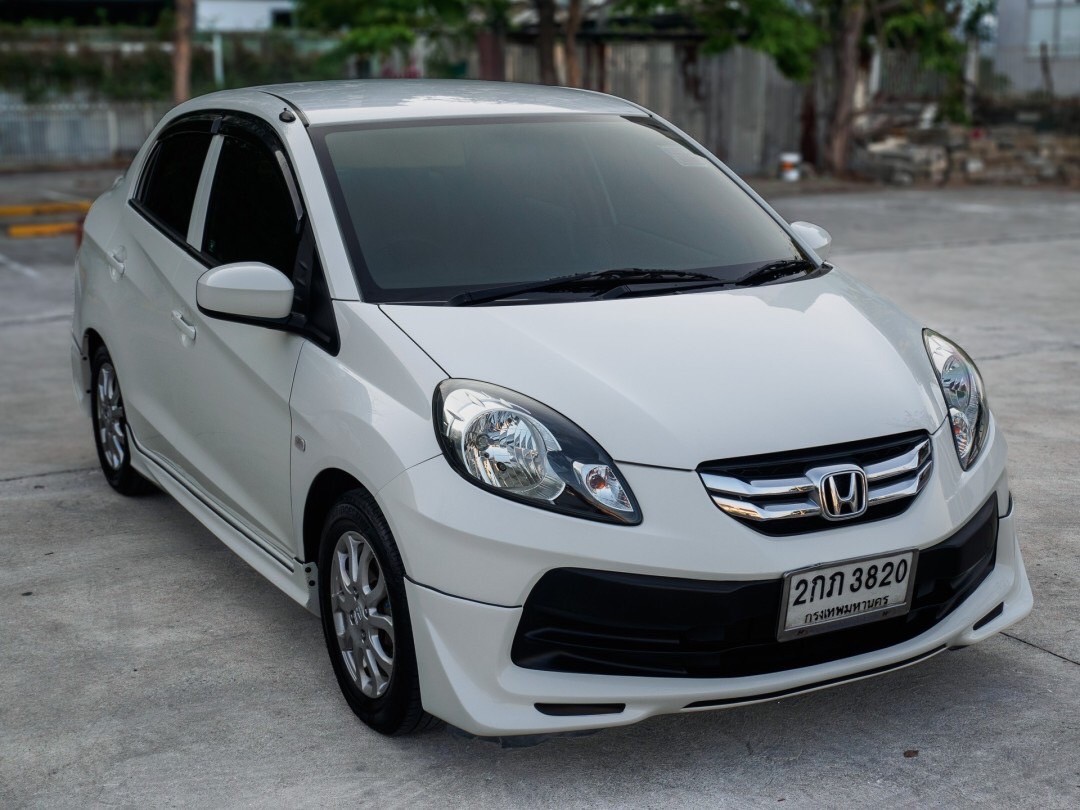 2013 Honda Brio Amaze สีขาว