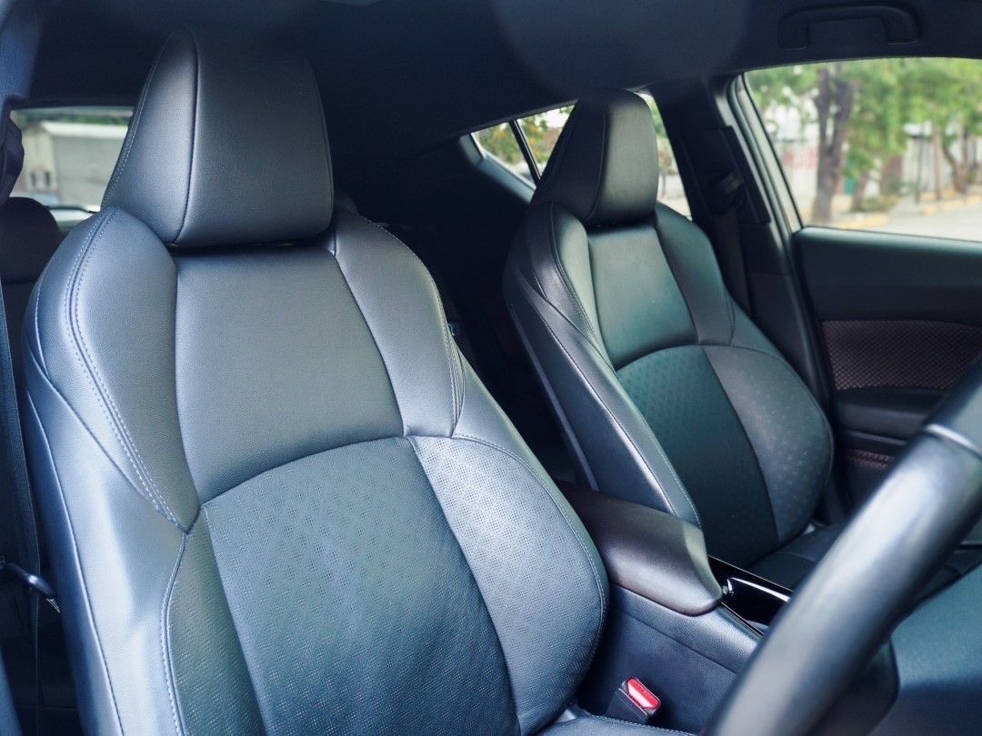 2019 Toyota C-HR สีขาว (รูปที่ 10)