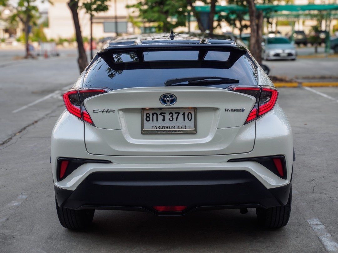 2019 Toyota C-HR สีขาว (รูปที่ 16)