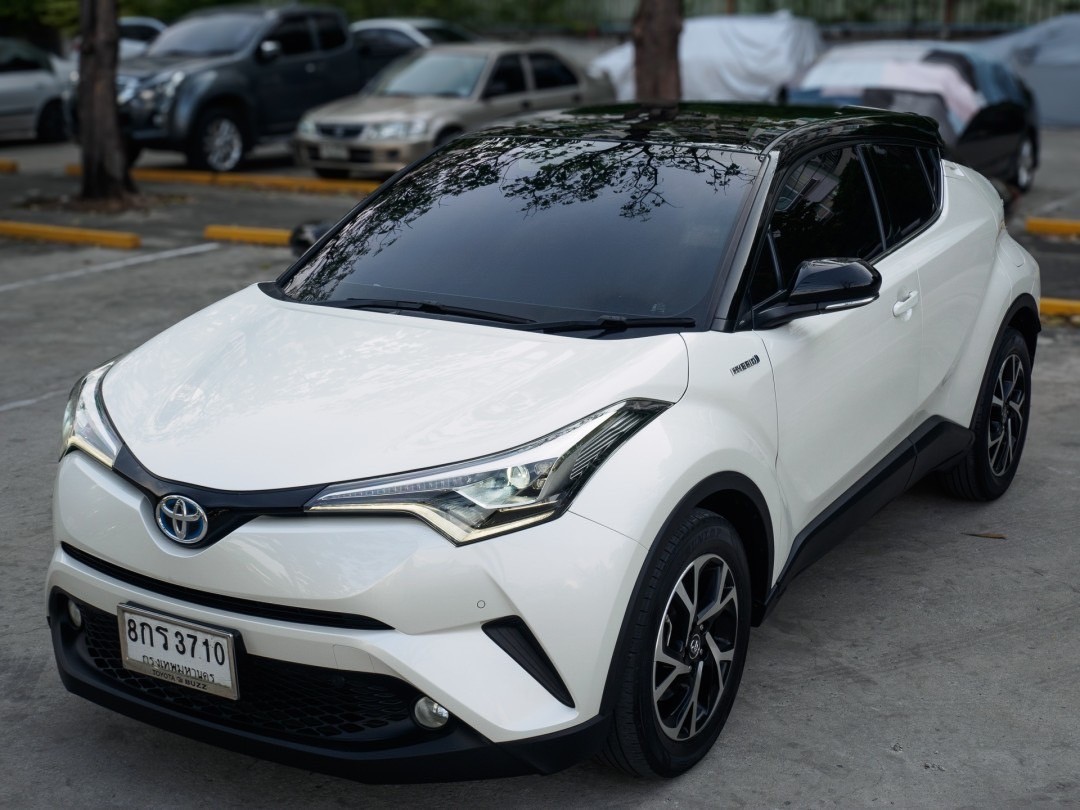 2019 Toyota C-HR สีขาว (รูปที่ 19)