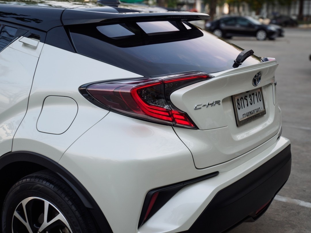 2019 Toyota C-HR สีขาว (รูปที่ 7)
