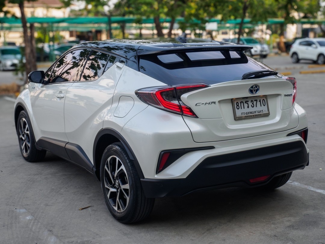 2019 Toyota C-HR สีขาว (รูปที่ 15)