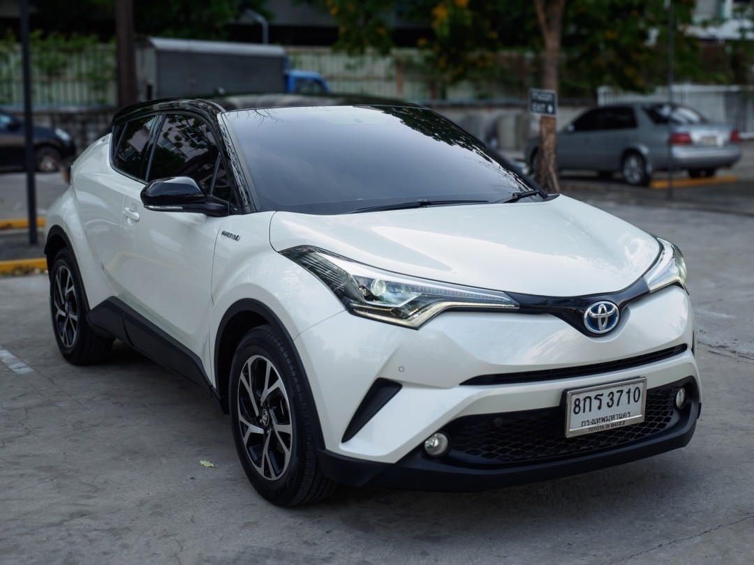 2019 Toyota C-HR สีขาว
