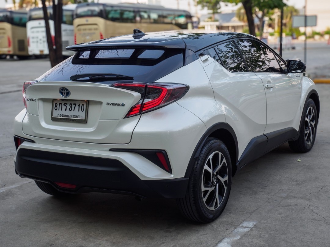 2019 Toyota C-HR สีขาว (รูปที่ 17)