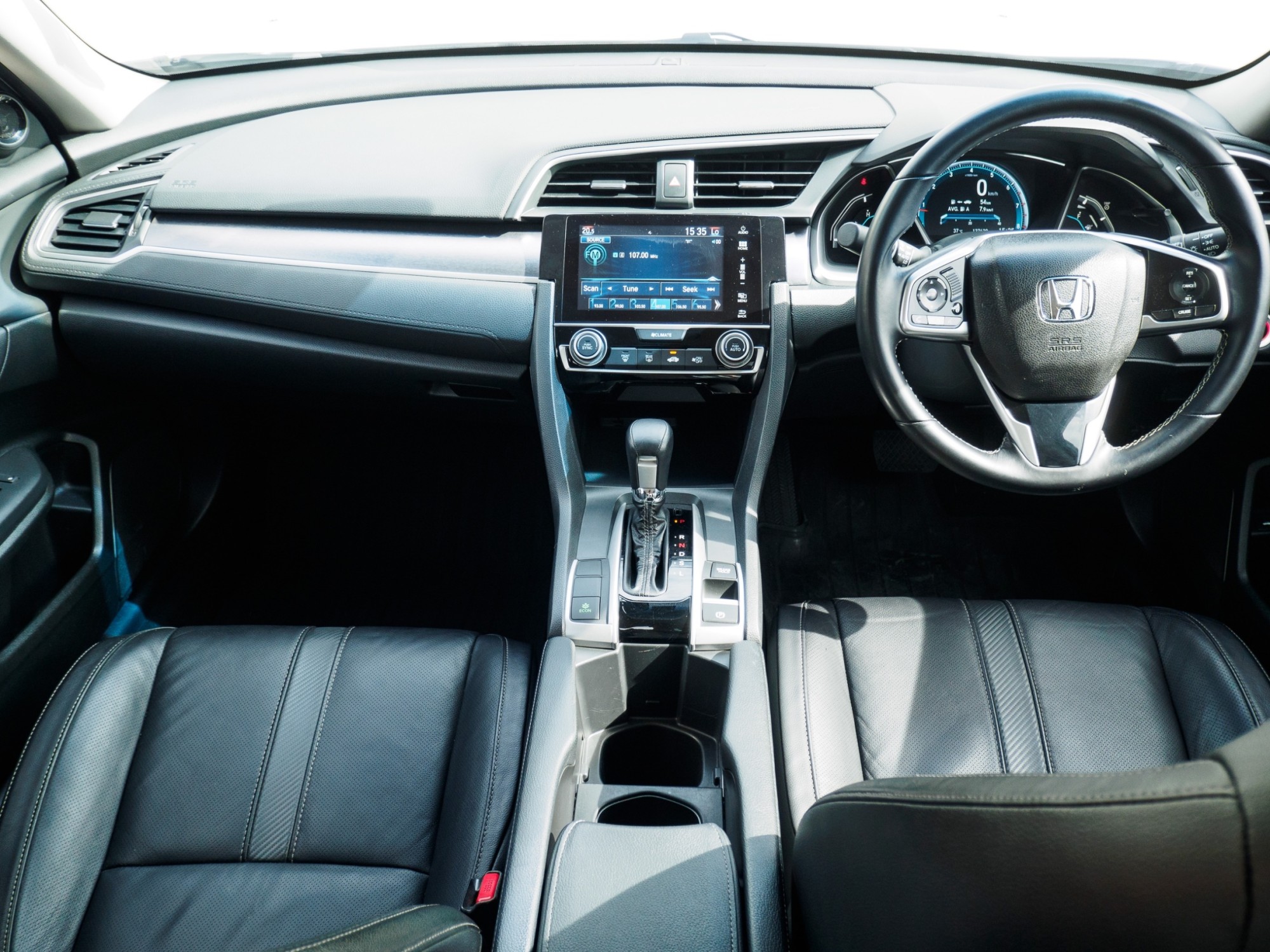 2016 Honda Civic Sedan สีขาว (รูปที่ 11)