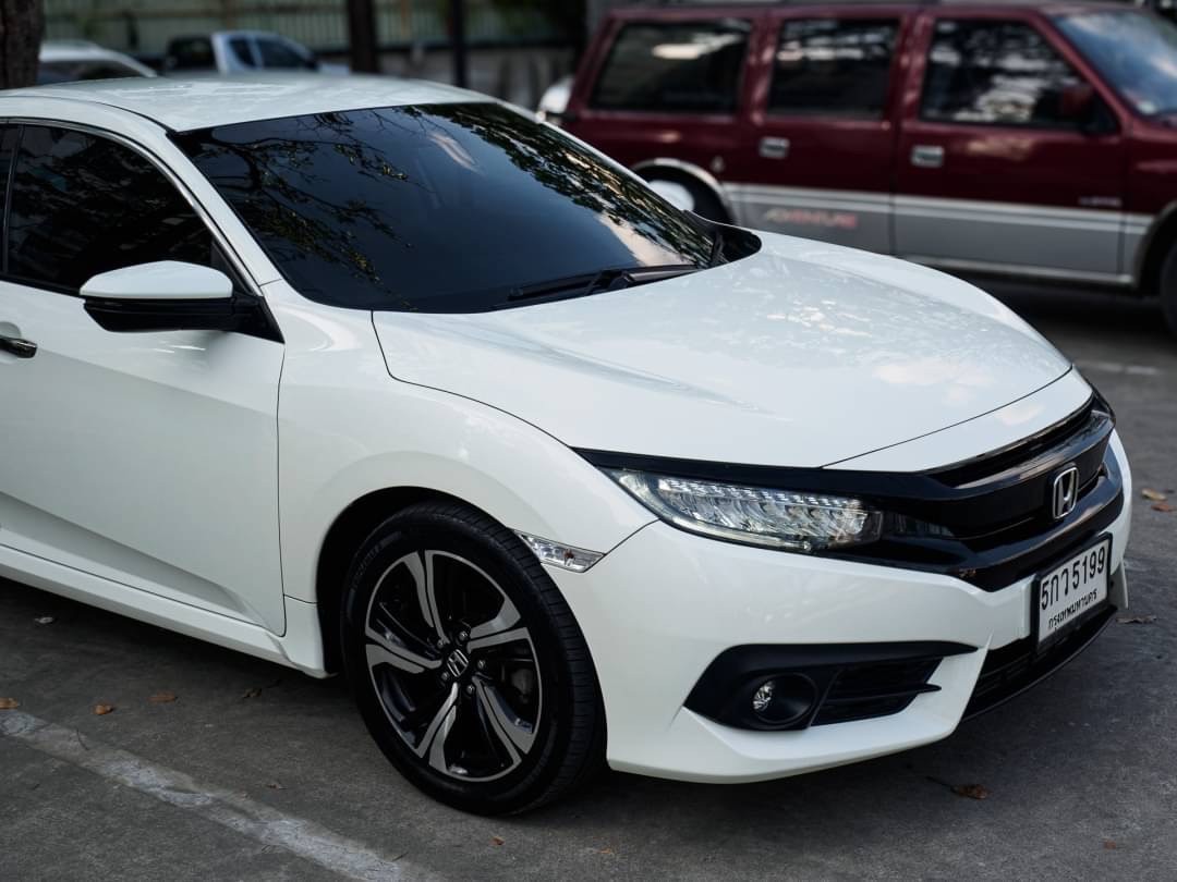 2017 Honda Civic Sedan สีขาว (รูปที่ 7)