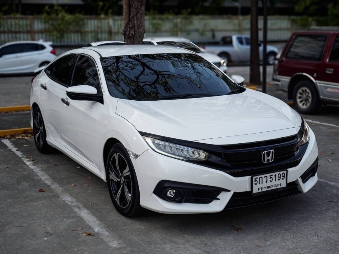 2017 Honda Civic Sedan สีขาว (รูปที่ 8)