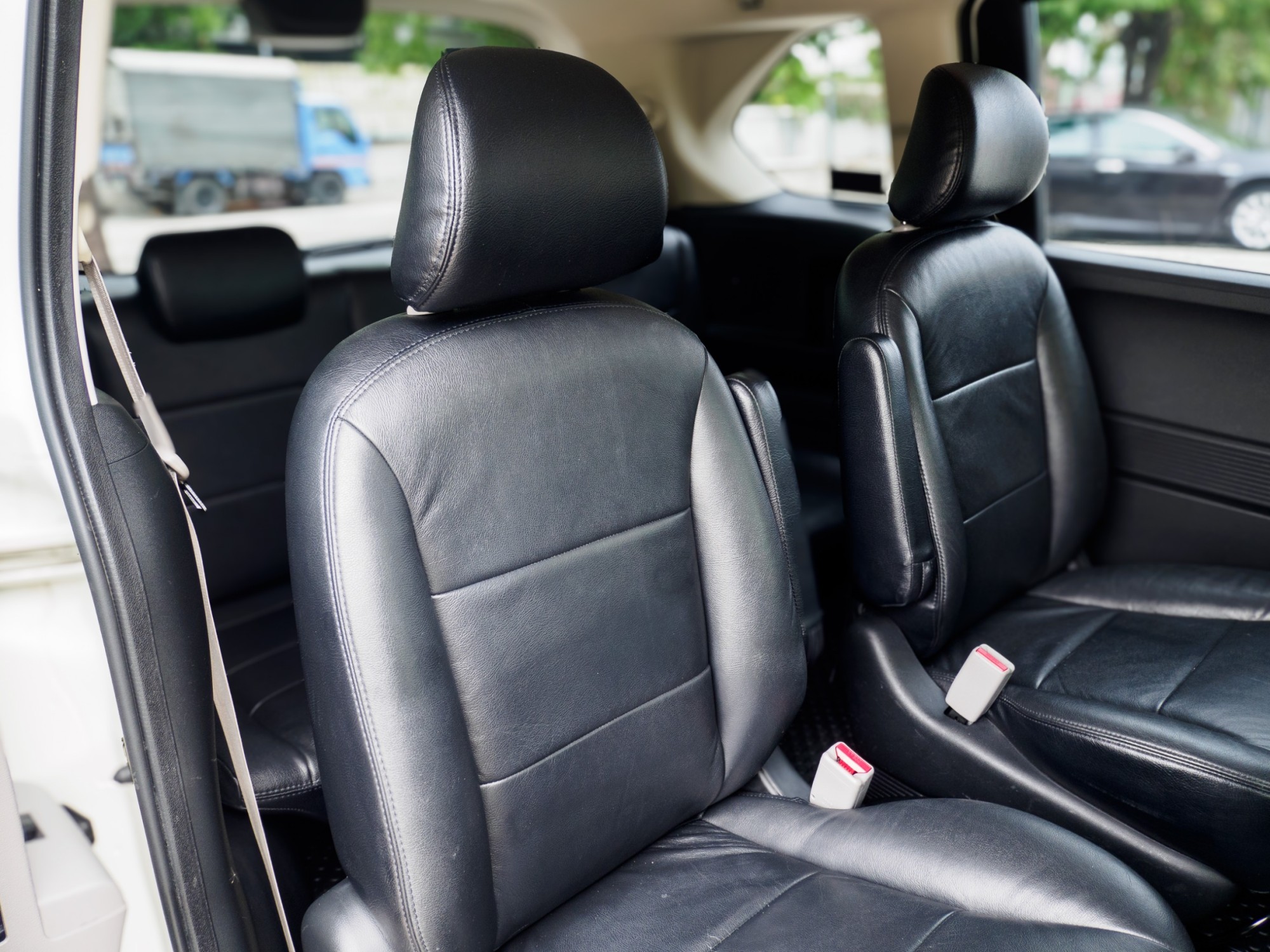 2010 Honda Freed สีขาว (รูปที่ 11)