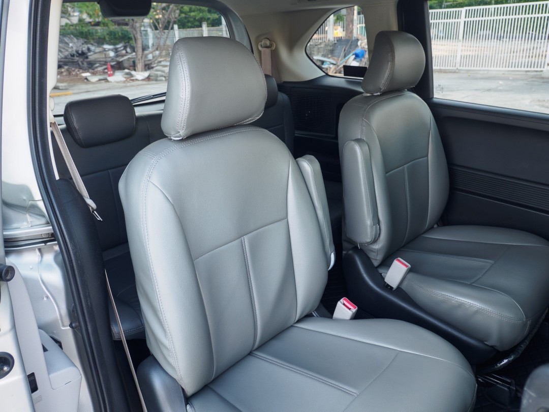 2012 Honda Freed สีเทา (รูปที่ 8)