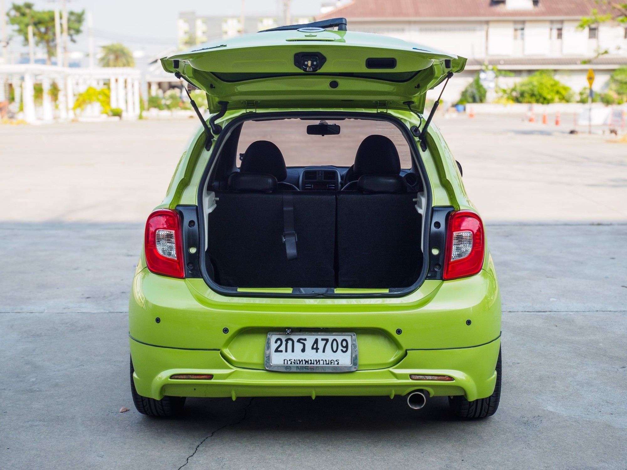 2013 Nissan March สีเขียว (รูปที่ 15)