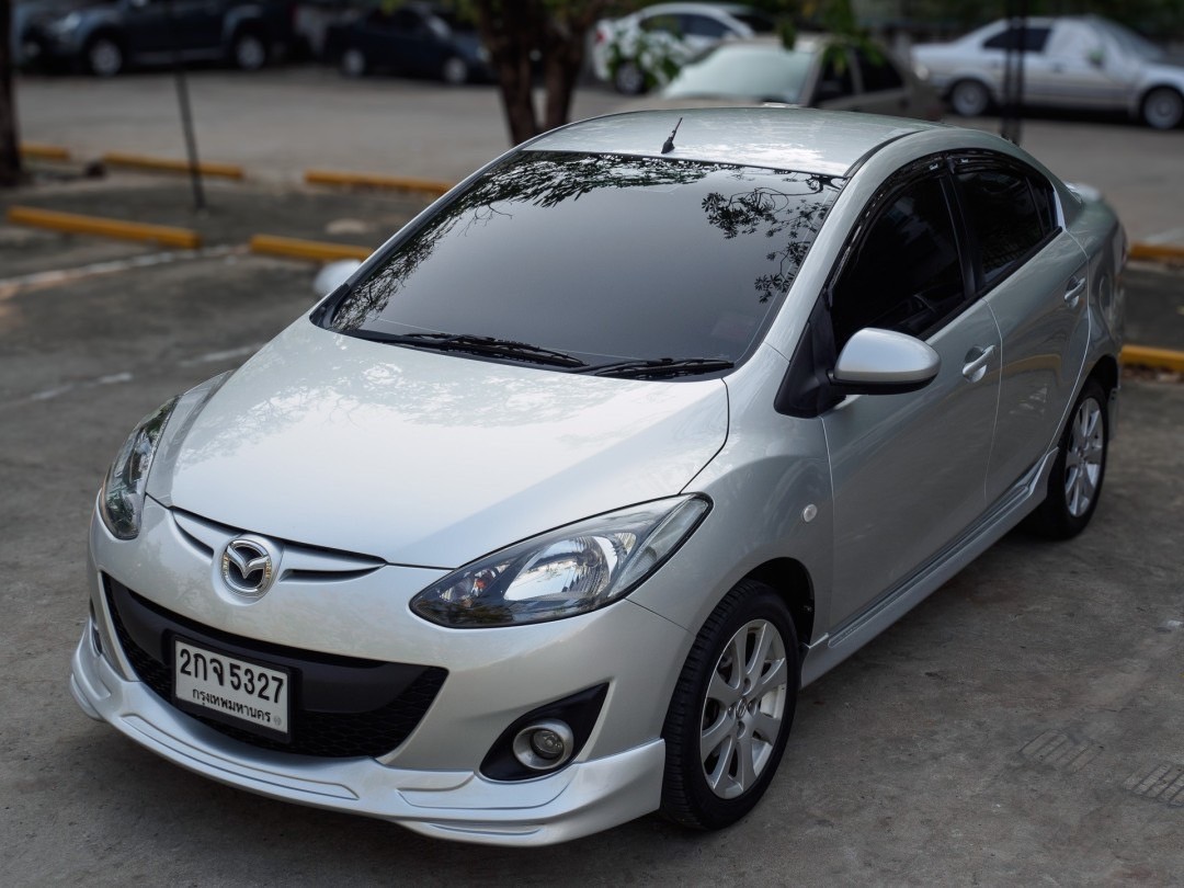 2013 Mazda 2 Elegance (4 ประตู) สีเงิน