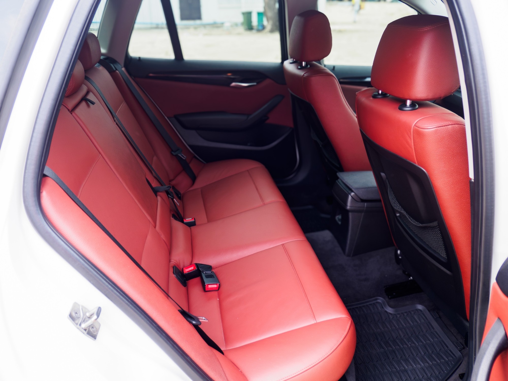 2012 BMW X1 E84 สีขาว (รูปที่ 10)