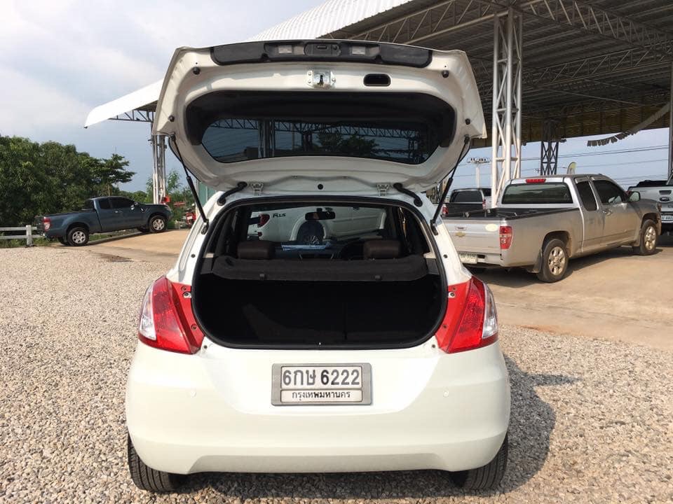 Suzuki Swift ปี 2013 สีขาว (รูปที่ 8)