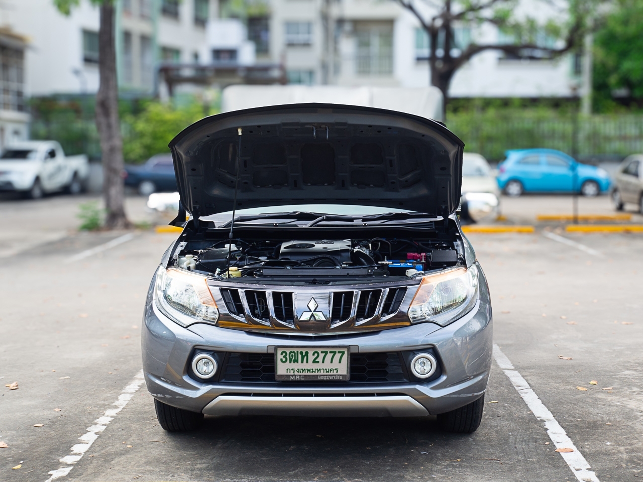 2018 Mitsubishi Triton Mega cab สีเทา (รูปที่ 16)