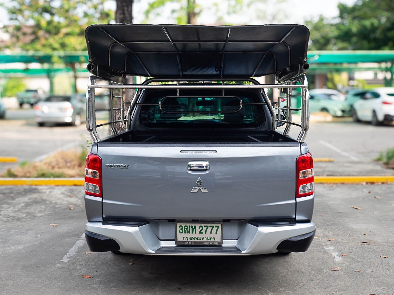 2018 Mitsubishi Triton Mega cab สีเทา (รูปที่ 8)