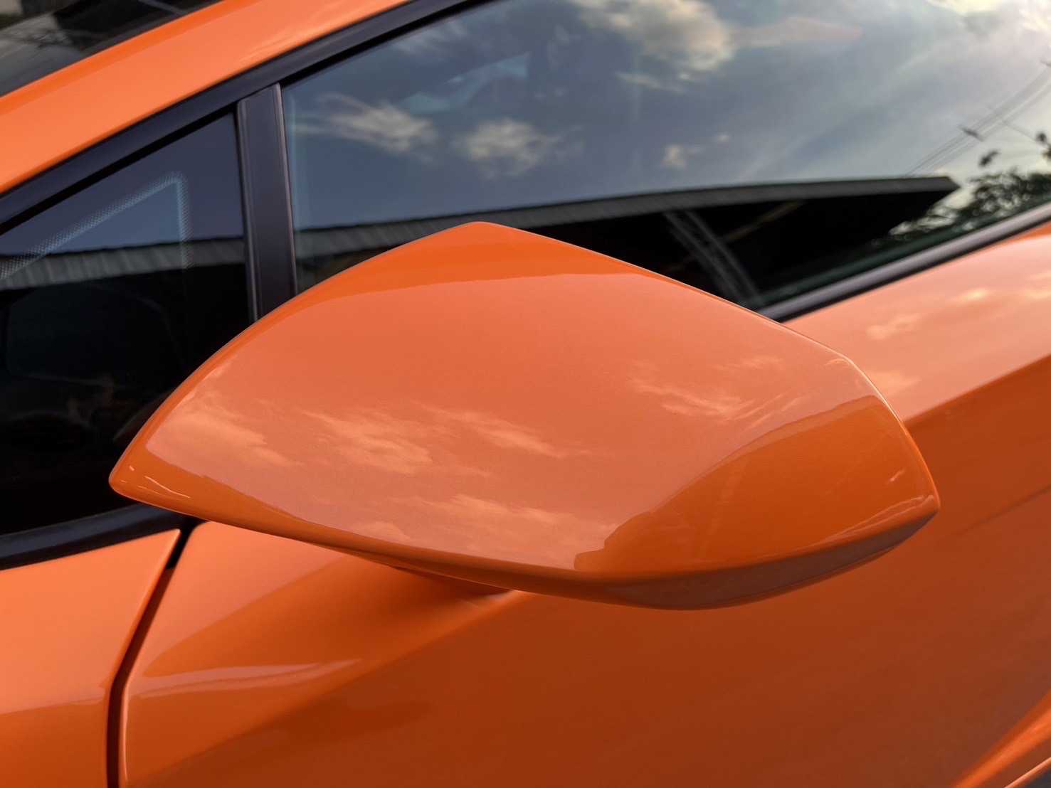 2013 Lamborghini Gallardo สีส้ม (รูปที่ 10)