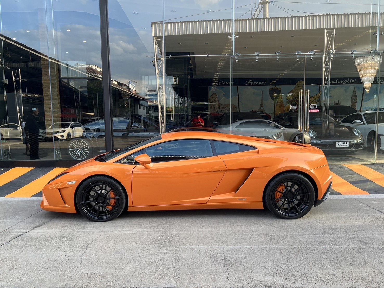 2013 Lamborghini Gallardo สีส้ม (รูปที่ 18)