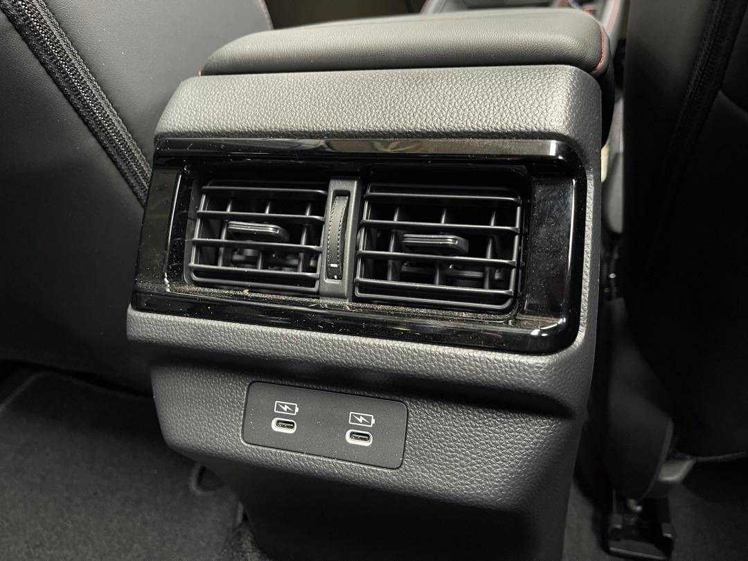 2023 Honda Accord สีดำ (รูปที่ 9)