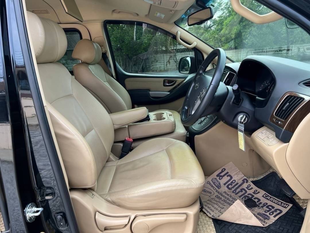 2018 Hyundai H-1 สีดำ (รูปที่ 12)