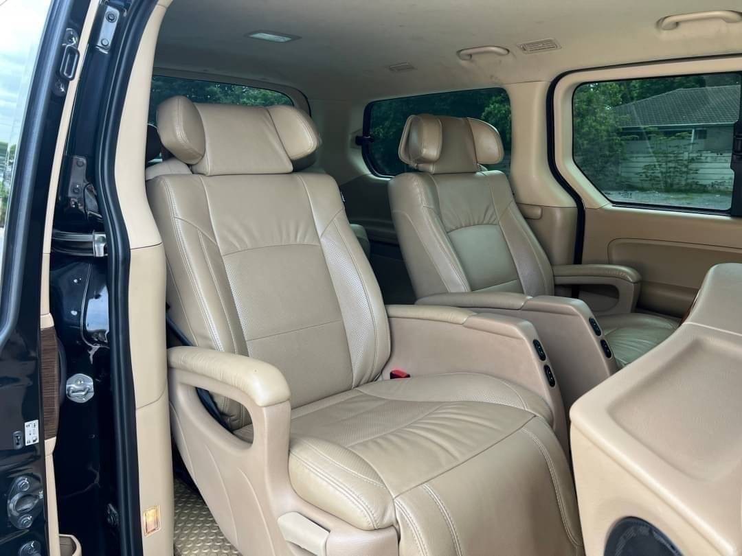 2018 Hyundai H-1 สีดำ (รูปที่ 6)