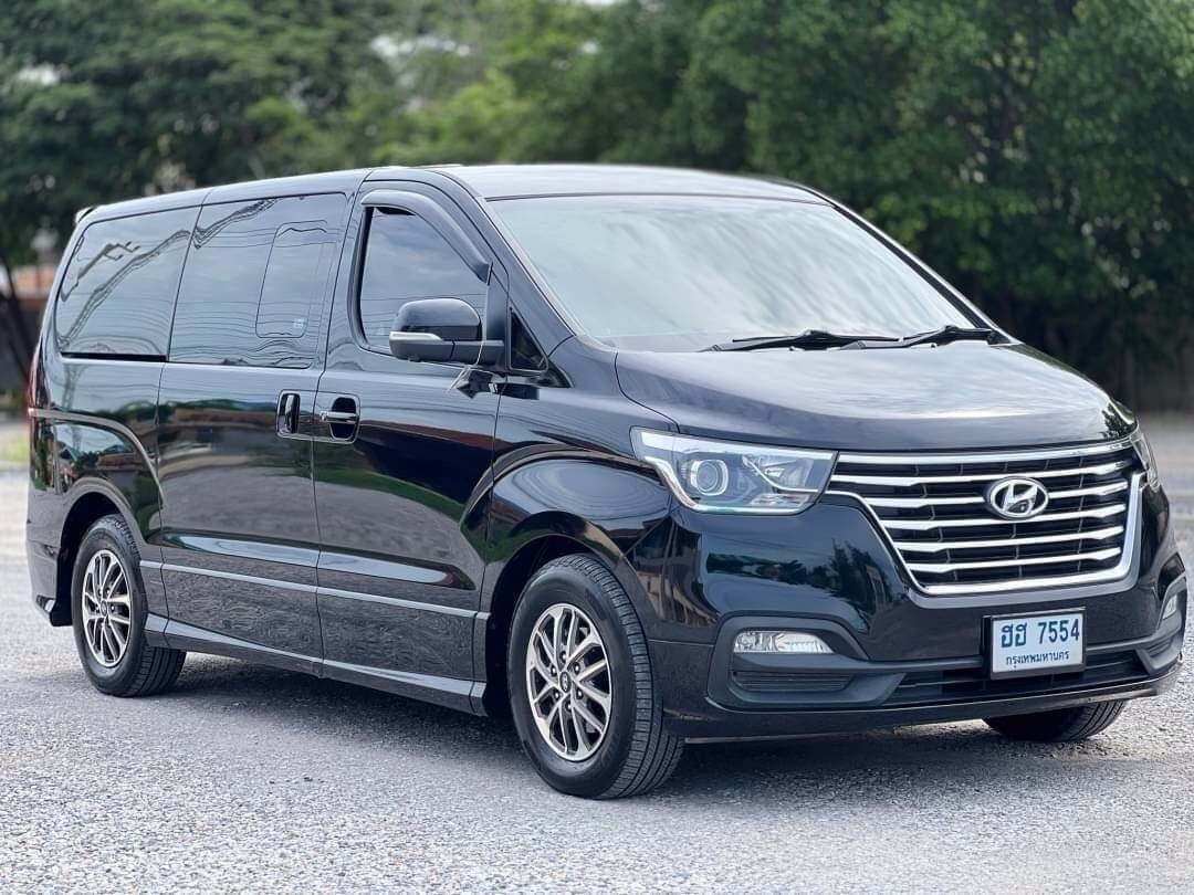 2018 Hyundai H-1 สีดำ (รูปที่ 2)